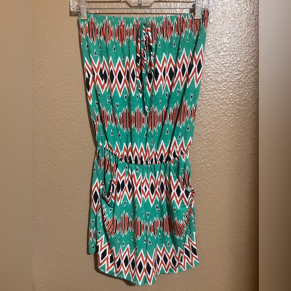 Vibrant Geometric Patterned Romper - Picture 3 of 7